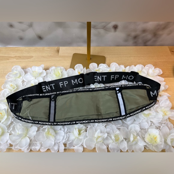 Free People NEW 3 Pocket Runner Belt Bag Olive & Black Waist Pack - Picture 3 of 7